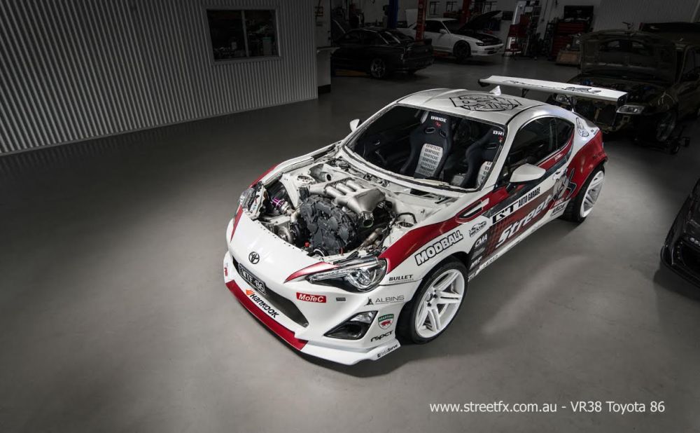 Трансплантация на 4.1-литров R35 V6 двигател за най-лудата Toyota GT86